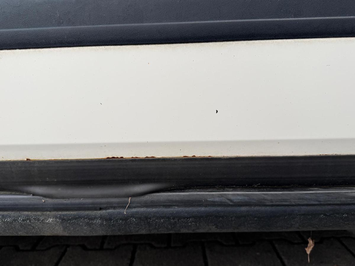 Audi 100 C4 original Tür vorn links L90E Alpinweiss Rohbau BJ91